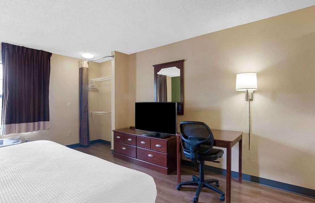 Extended Stay America Suites - Cleveland - Мидълбърг Хайтс Стая снимка