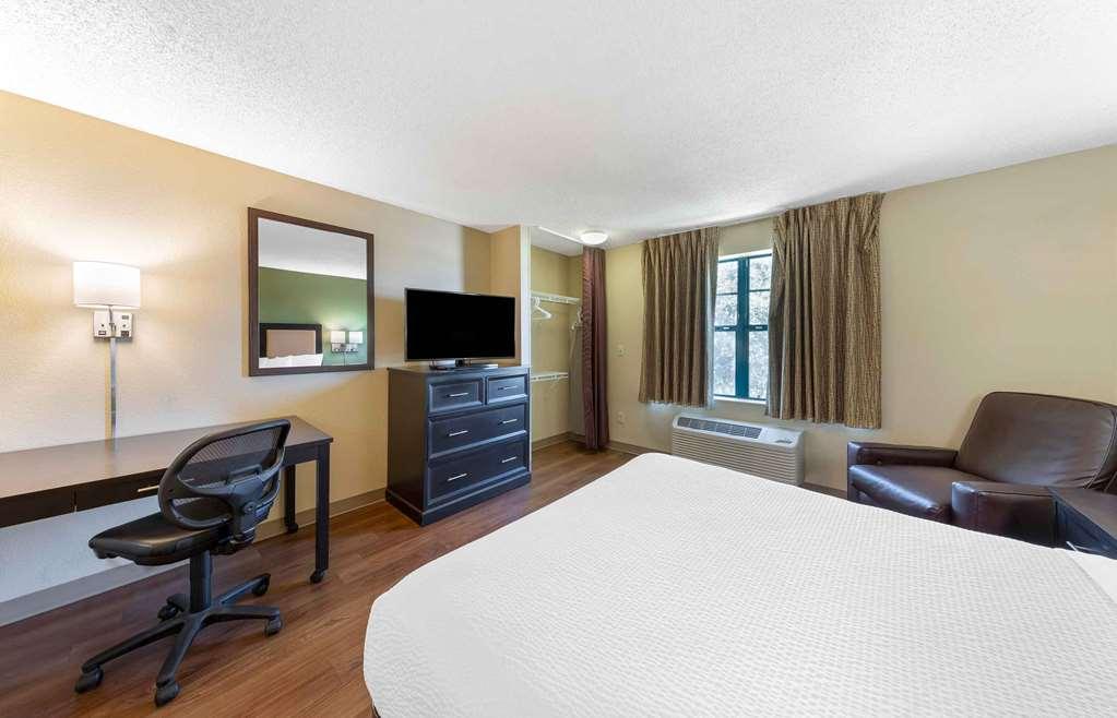 Extended Stay America Suites - Cleveland - Мидълбърг Хайтс Стая снимка