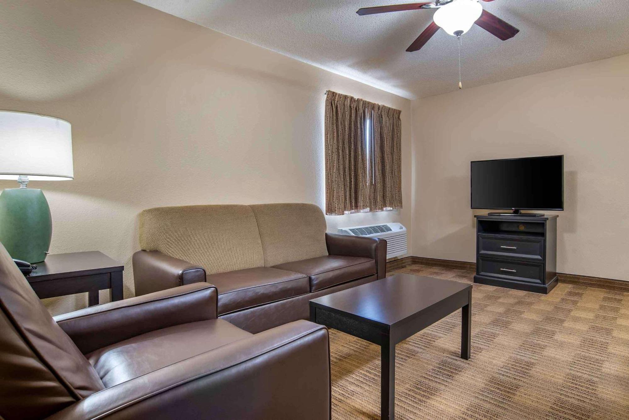 Extended Stay America Suites - Cleveland - Мидълбърг Хайтс Екстериор снимка