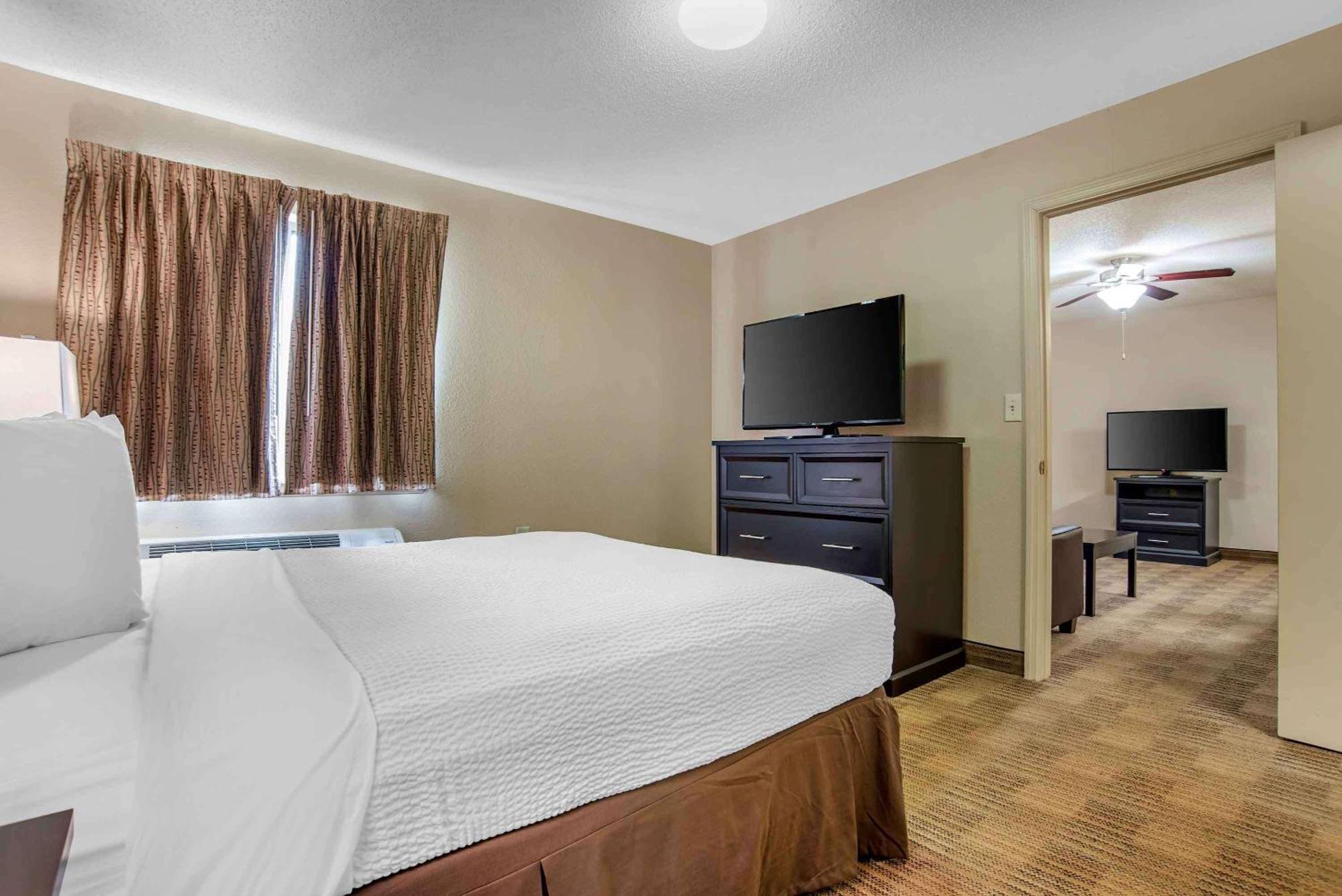 Extended Stay America Suites - Cleveland - Мидълбърг Хайтс Екстериор снимка